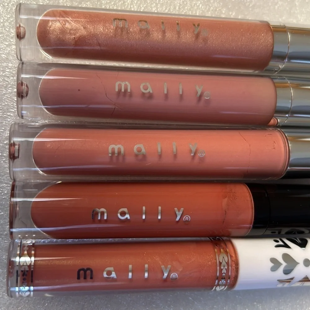 Mally Beauty Lip Gloss  LOT OF 5  & Gift Bag / BRAND NEW